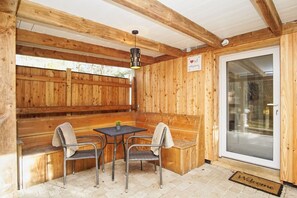 Outdoor dining - Ferienhaus Waldidyll - Strandnahes und Gemütliches Ferienhaus am Waldrand - Ferienhaus Waldidyll (Glowe)