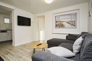 TV, stereo - Ferienhaus Waldidyll - Strandnahes und Gemütliches Ferienhaus am Waldrand - Ferienhaus Waldidyll (Glowe)