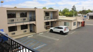 Exterior - ECONOMY INN (Santa Maria)