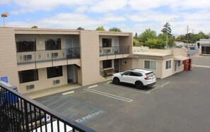 Exterior - ECONOMY INN (Santa Maria)