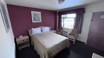 1 bedroom, individually furnished, desk, free WiFi