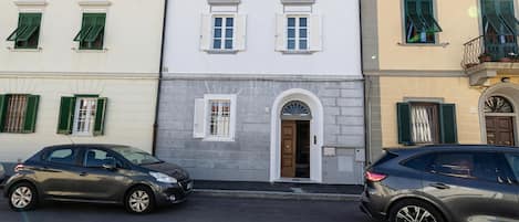 Family Apartment, Multiple Bedrooms (Ardenza's Aires 600m From Sea) | Exterior