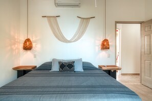 Casa | 2 dormitoris, caixa forta a l'habitació, escriptori i cortines opaques