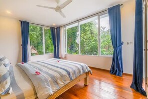 4 bedrooms, WiFi, bed sheets