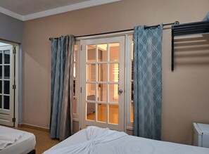 Egyptian cotton sheets, premium bedding, minibar, in-room safe - Casa Yosbiel Breakfast and Wi-fi (Viñales)