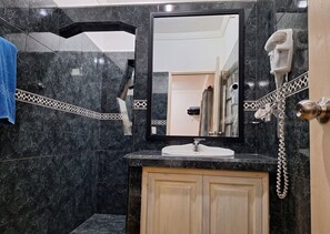 Bathroom - Casa Yosbiel Breakfast and Wi-fi (Viñales)