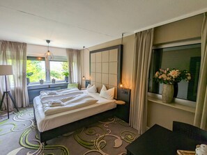 8 Schlafzimmer, Internetzugang