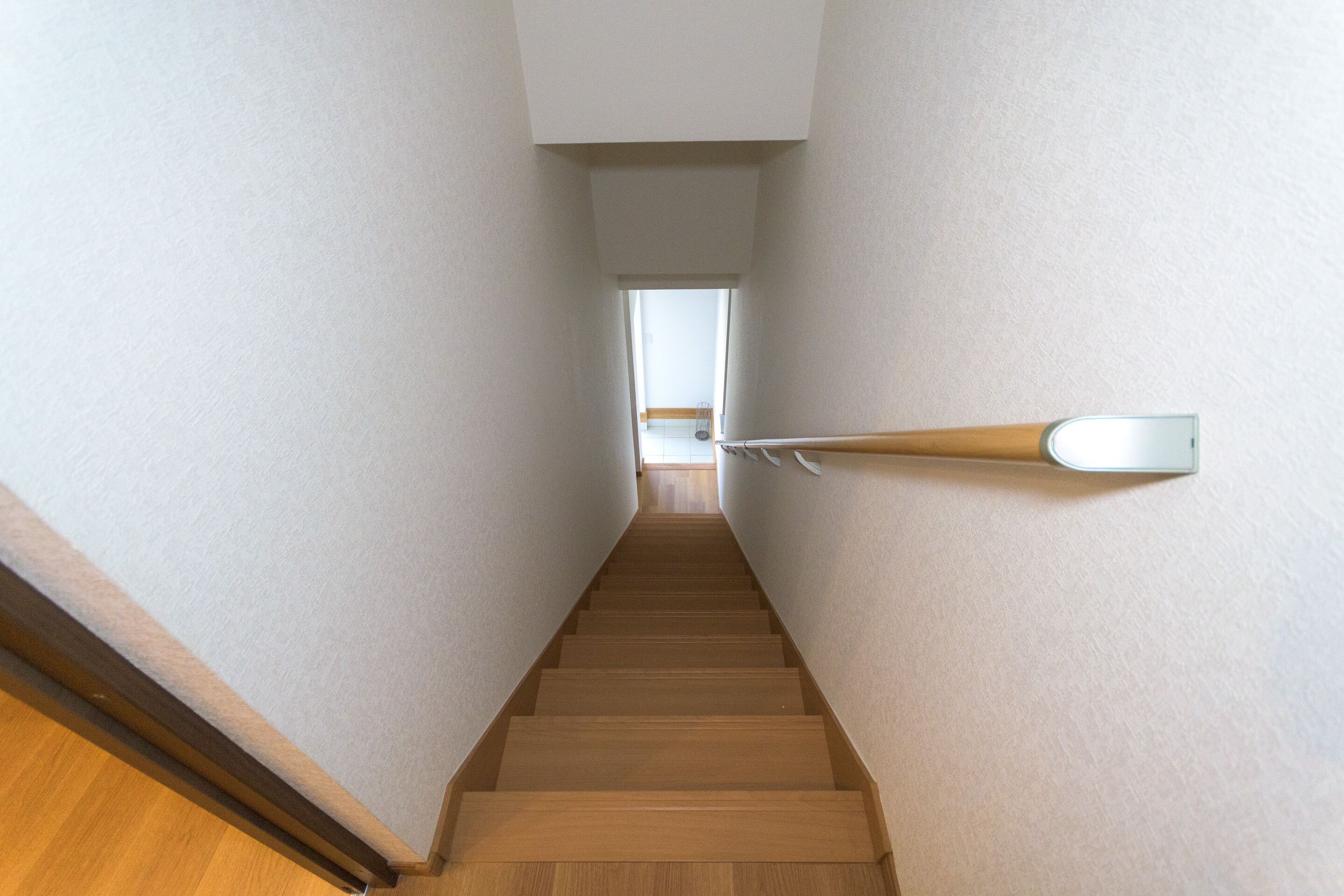 Escaleras con barandal