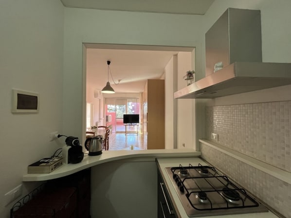 Fridge, microwave - PALAZZI ROSSI 2 - FIORE (Follonica)