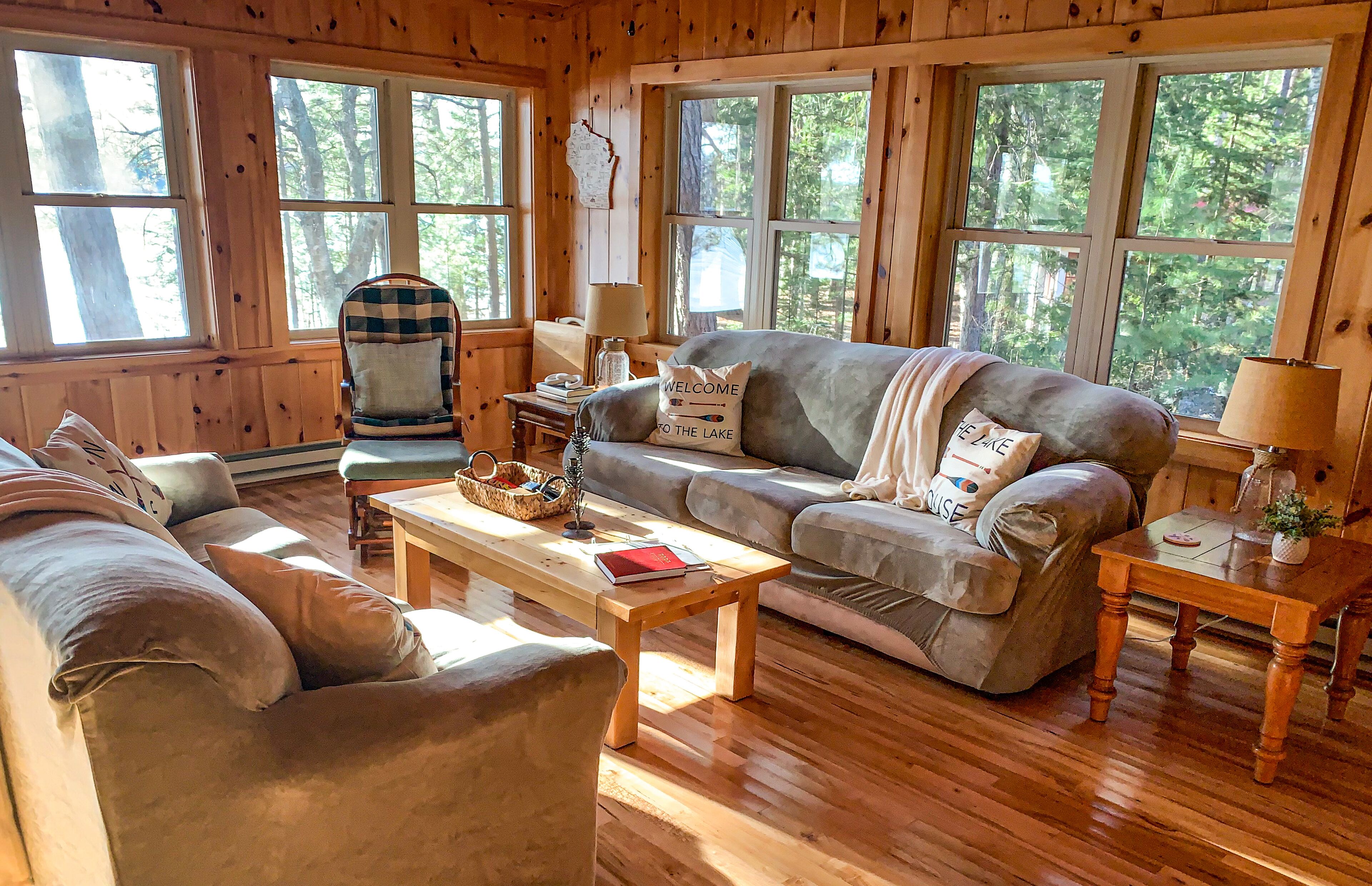 Télévision, chaîne hi-fi