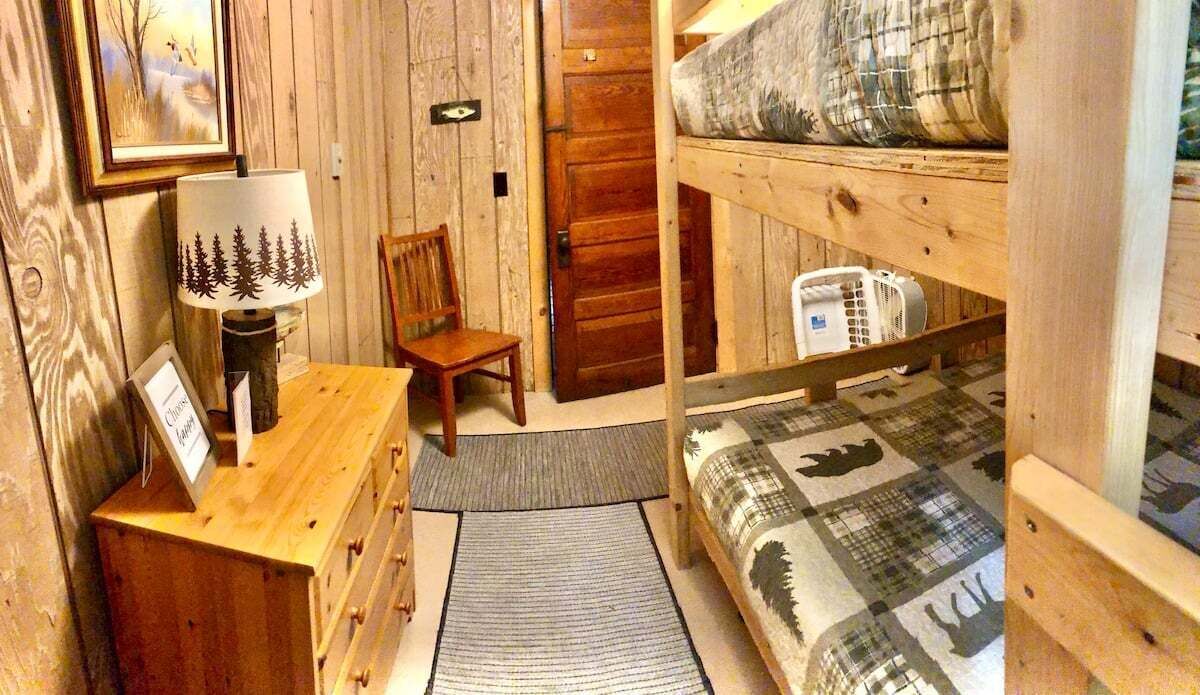 2 bedrooms, bed sheets