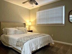 4 soverom, skrivebord, strykejern/-brett og wi-fi (inkludert)