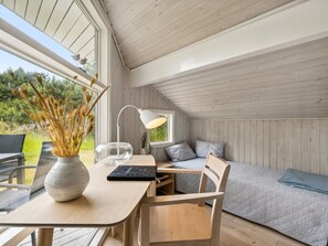 3 bedrooms, Internet
