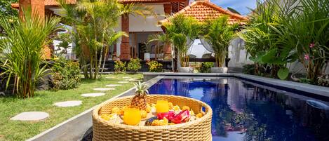 Outdoor pool, a heated pool