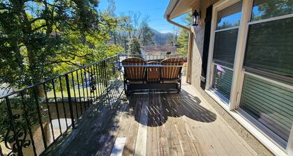 Sleeps 34! Indoor basketball court, game room and hot tub!