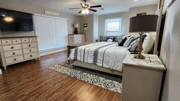6 habitaciones, tabla de planchar con plancha y cuna de viaje