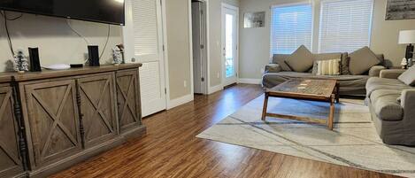 TV connectée, cheminée, jeux vidéo