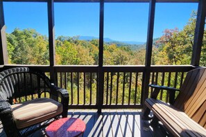 Property grounds - Big Bear: 10 BR Sevierville Cabin | 9 Min to Dollywood (Sevierville)