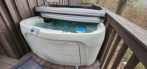 مغطس سبا خارجي