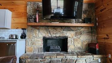 Smart TV, fireplace