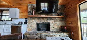 Smart-tv och eldstad