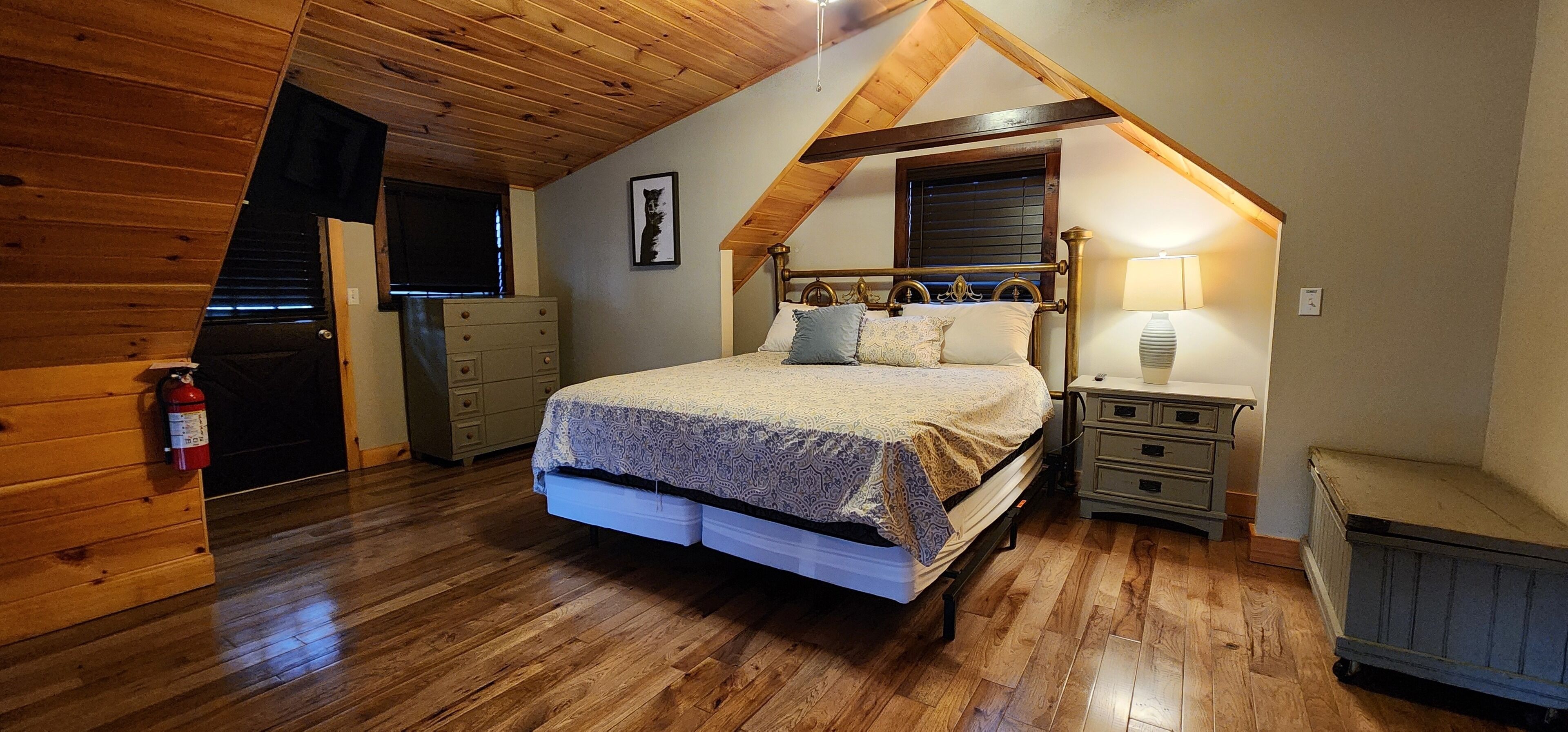 2 bedrooms, iron/ironing board, travel crib, free WiFi