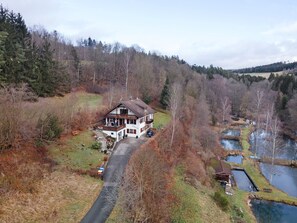 Exterior - Apartment 'Sankt Hubertus' – Nature Retreat with Large Terrace, Balcony & Wi-Fi (Bad Berneck im Fichtelgebirge)