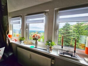 Interior - Waldblick Apartment with Large Balcony, Ground-Level Access & Unique Views (Bestwig)