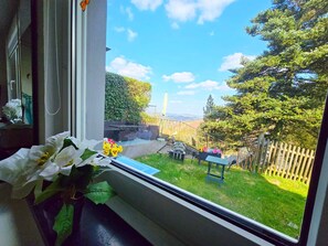 Interior - Holiday Apartment Gartenblick 50sqm with Terrace, Garden, Fireplace & Open Kitchen with Bar (Bestwig)