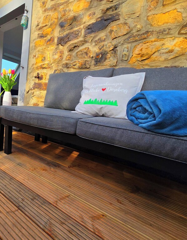 Property grounds - Talblick Apartment with Balcony, Fireplace, Wi-Fi, Great View & Shared Garden House (Bestwig)