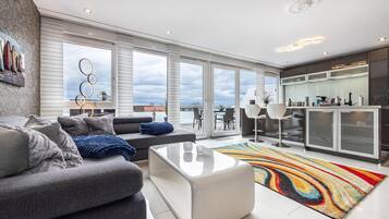 Fernseher, Stereoanlage