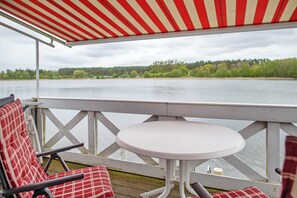 Property grounds - Houseboat 'Bootshaus Am Müritzarm' with Lake View, Private Terrace & Motorboat (4HP) (Südmüritz- OT Vipperow)