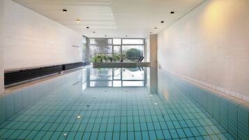Inomhuspool och uppvärmd pool