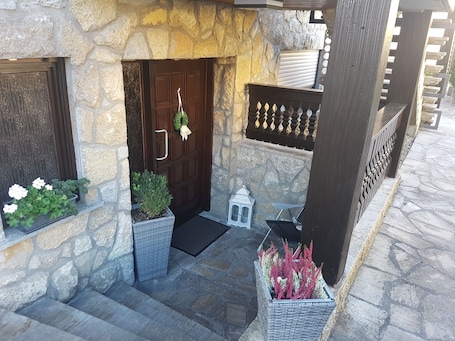Exterior detail. Apartment 'Reblaus' with Private Terrace and Wi-Fi