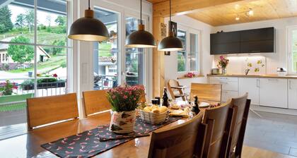 Ferienwohnung 'Sonnerhof Hofsgrund' mit Bergblick, Gemeinschaftsterrasse und WLAN