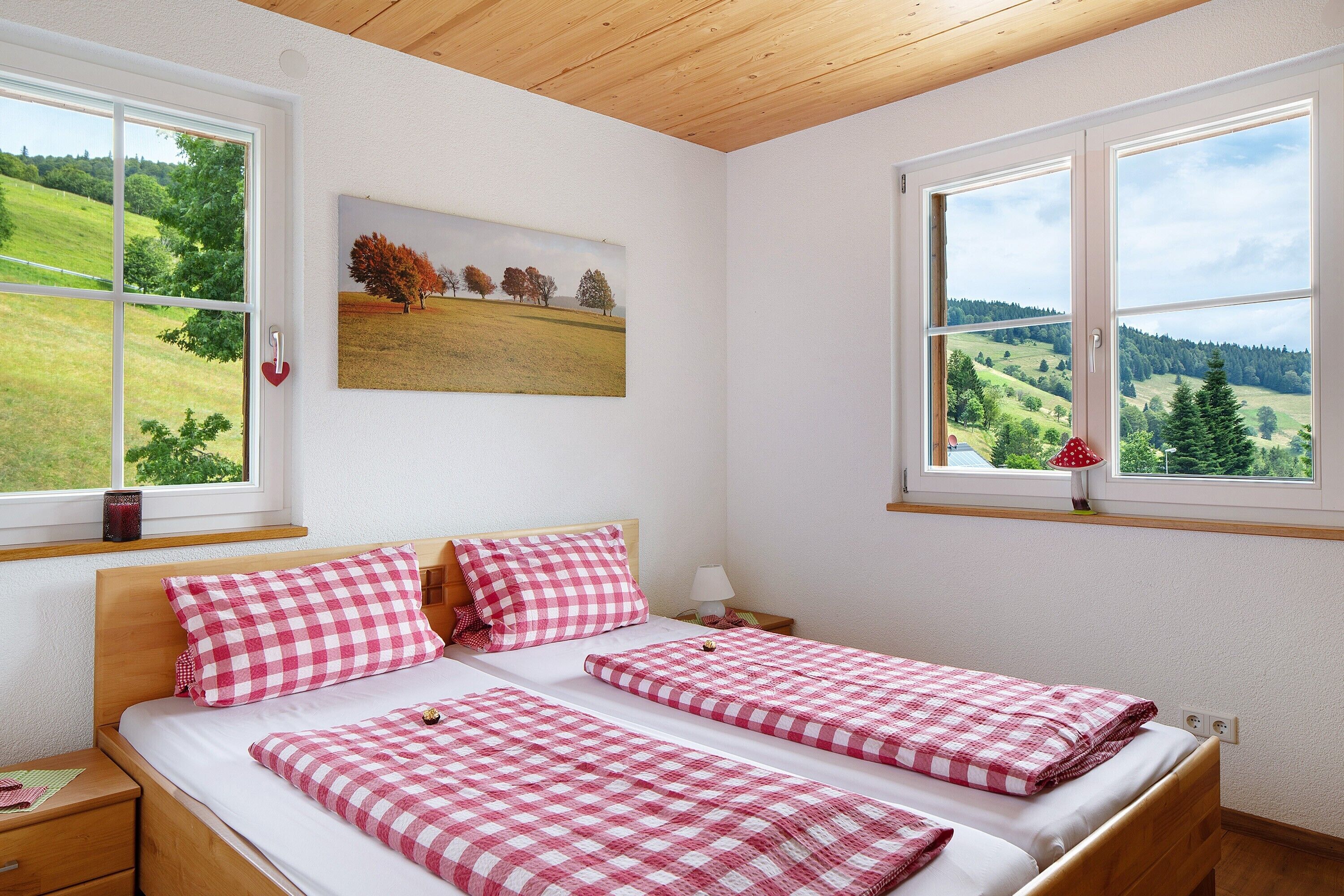 3 chambres, fer et planche à repasser, Wi-Fi gratuit, draps fournis