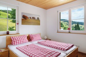 3 chambres, fer et planche à repasser, Wi-Fi gratuit, draps fournis