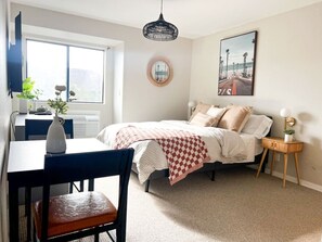 1 bedroom, desk, iron/ironing board, free WiFi