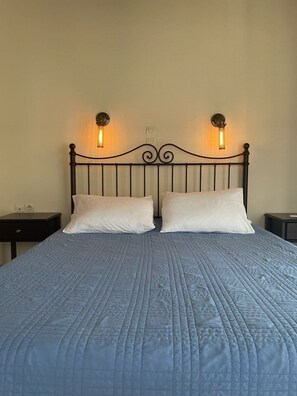 2 bedrooms, iron/ironing board, travel cot, free WiFi