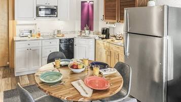 Fridge, microwave, dishwasher, coffee/tea maker