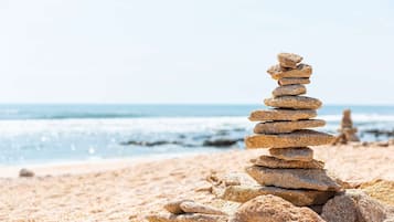 沙滩毛巾、划皮艇、摩托艇、钓鱼