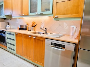 Fridge, microwave, oven, dishwasher