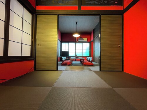 Shibuya-Yokohama direct line!An entertainment inn that the of the Edo period.