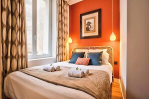 1 bedroom, iron/ironing board, WiFi, bed sheets - Cocoon in the heart of Montorgueil (Paris)