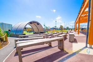 Property grounds - SBL54 - Camber Sands Holiday Park - Mini Lodge - Sleeps 8 - 3 Bedrooms (Camber)