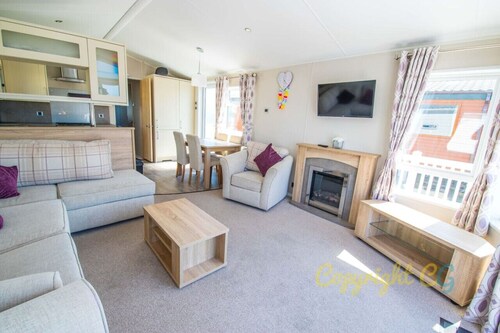 SBL54 - Camber Sands Holiday Park - Mini Lodge - Sleeps 8 - 3 Bedrooms