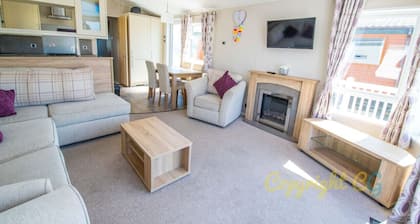 SBL54 - Camber Sands Holiday Park - Mini Lodge - Sleeps 8 - 3 Bedrooms
