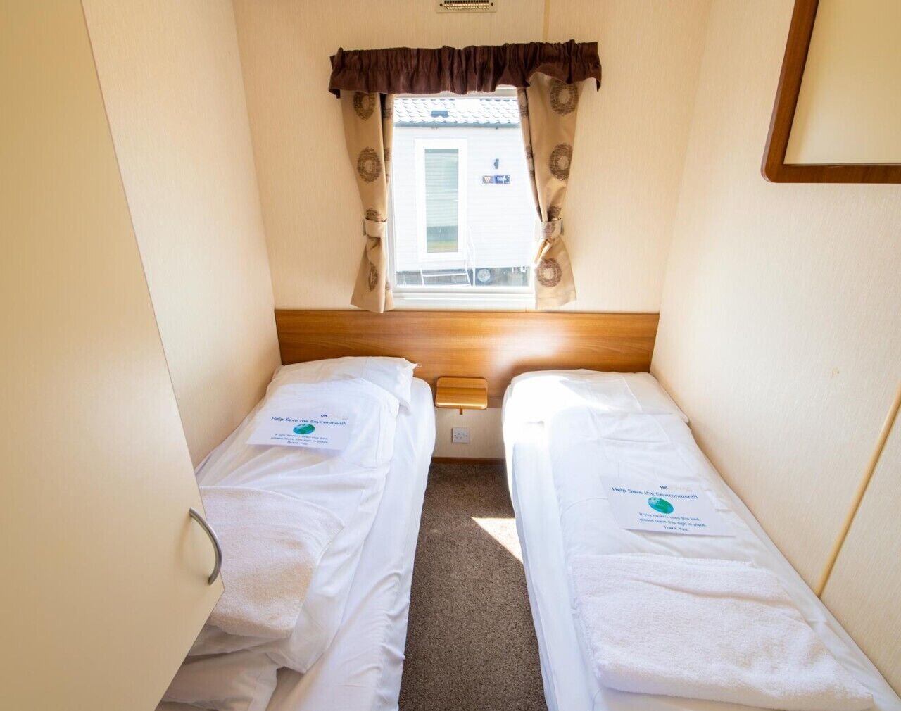 3 bedrooms, bed sheets