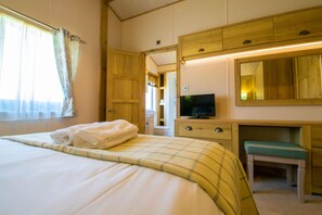 2 bedrooms, bed sheets