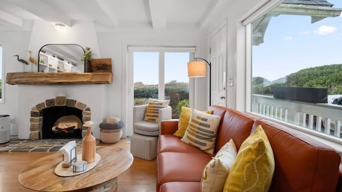 #StayInMyDistrict SurfsideHaven